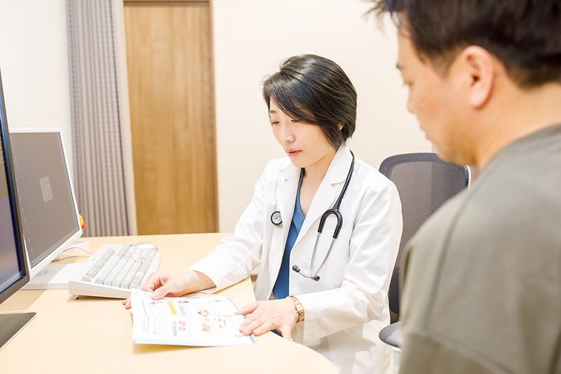 診察：当日の血圧や脈拍、体重など体調の確認を行います